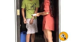 Cheating Pinay Housewife Gets Fucked by Water Delivery Boy